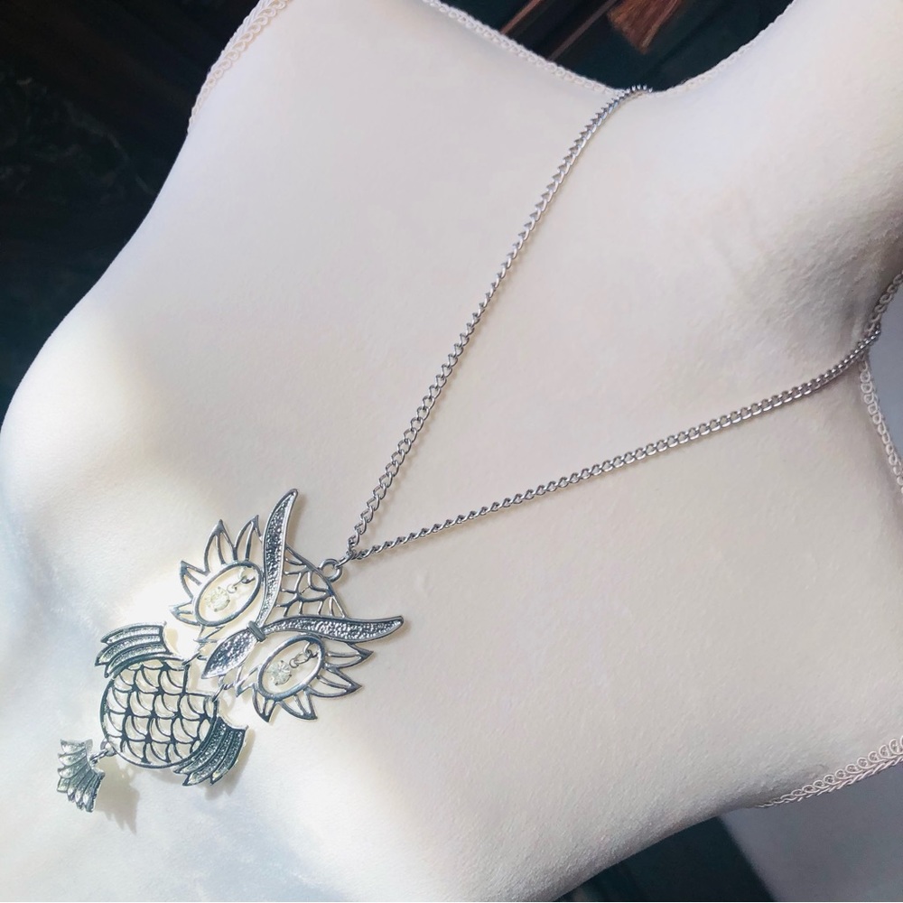 Vintage 70s Sarah Coventry large silver owl necklace